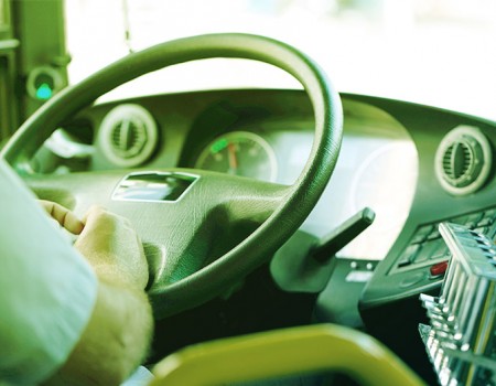 Poliuretano é opção mais segura para painéis de ônibus
